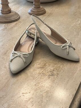 JONES New York Cream Slingback Flats